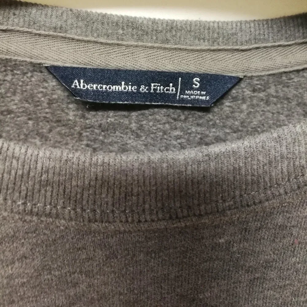 (Barely Worn)Abercrombie&Fitch Round Neck Long Sleeve Sweatshirt Women Size:S - Picture 4 of 9